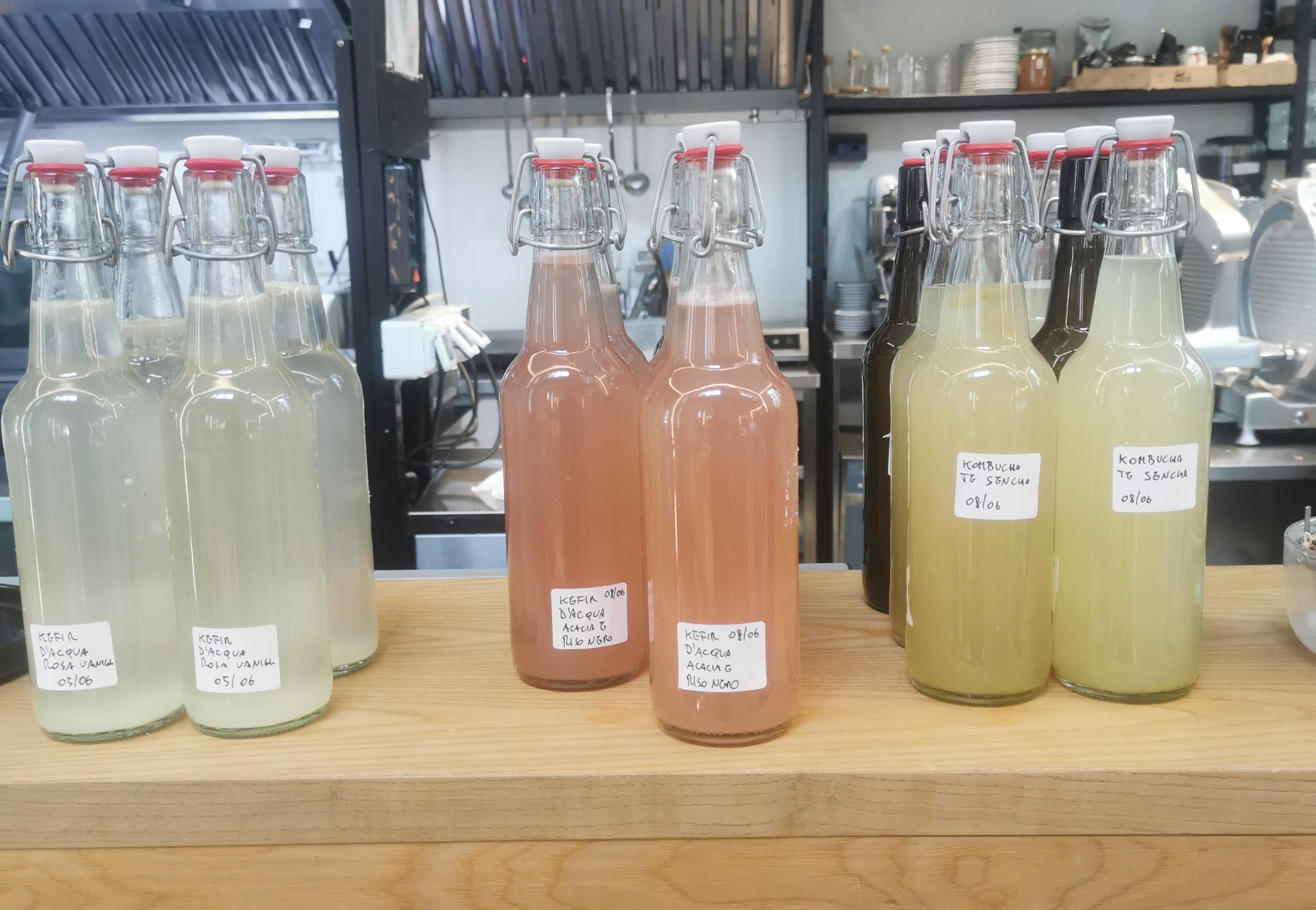 L’Arte della fermentazione spontanea: Kefir, Kombucha e Tepache.